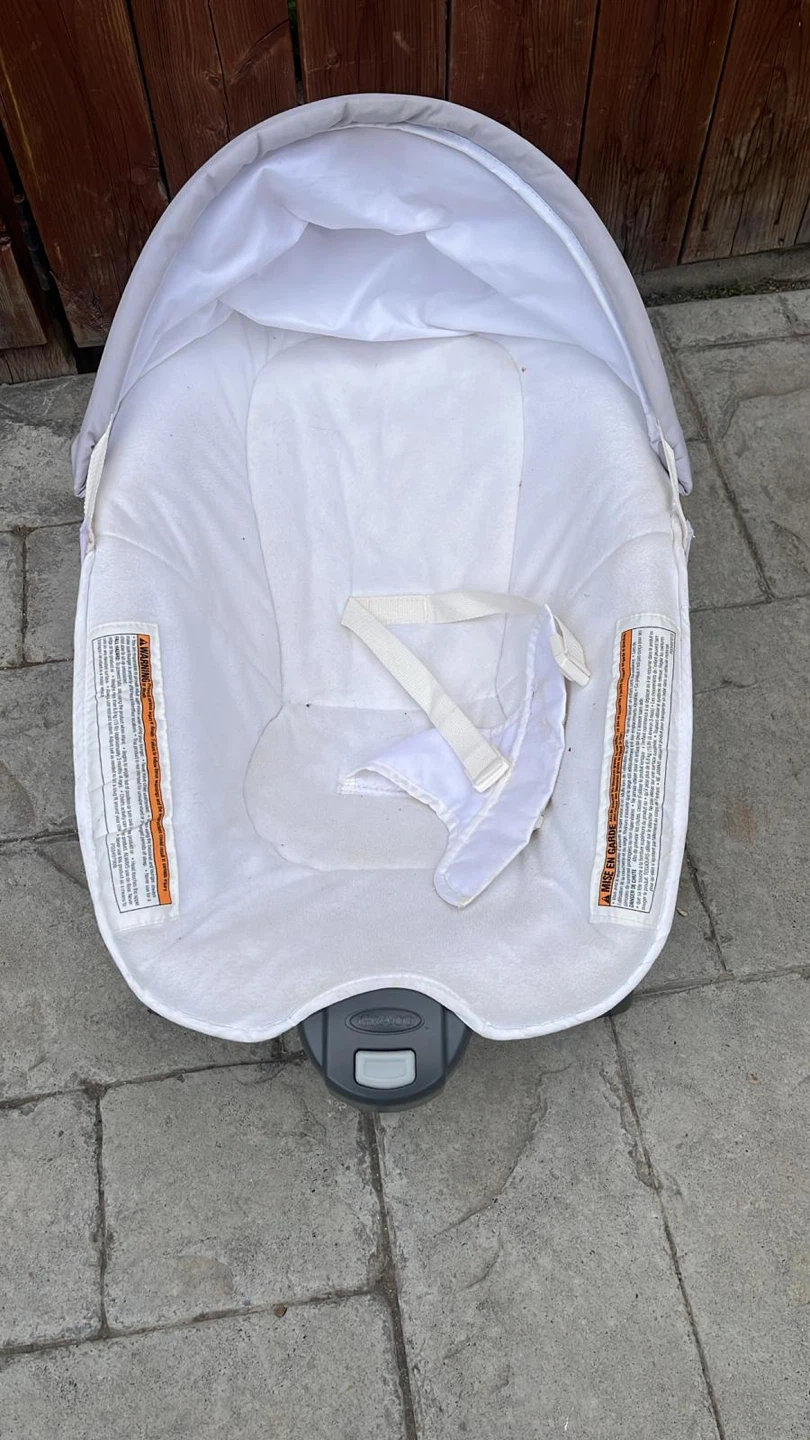 Graco and fisher price Baby Rocker & vibrating chair