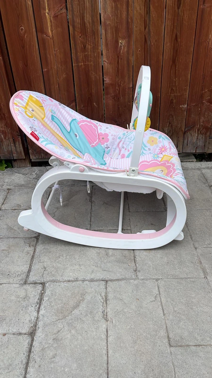 Graco and fisher price Baby Rocker & vibrating chair - photo 5