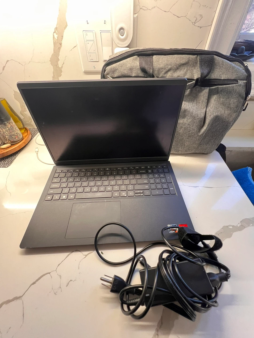 Dell Inspiron 15 Laptop w charger & laptop bag - photo 3