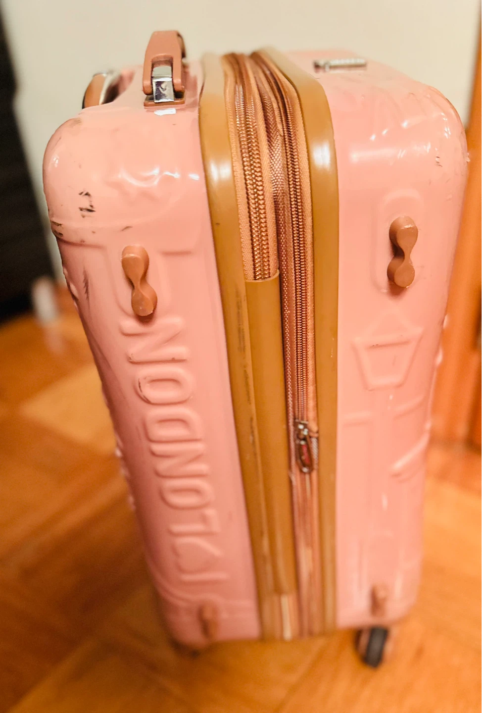 IT Luggage Pink London Themed Carry-On Suitcase - photo 3