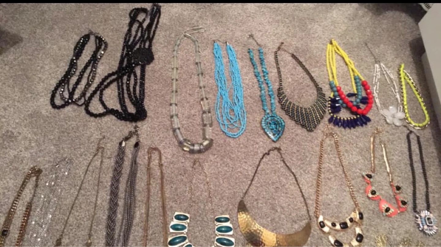 Mixed Lot of Fashion Necklaces - photo 2