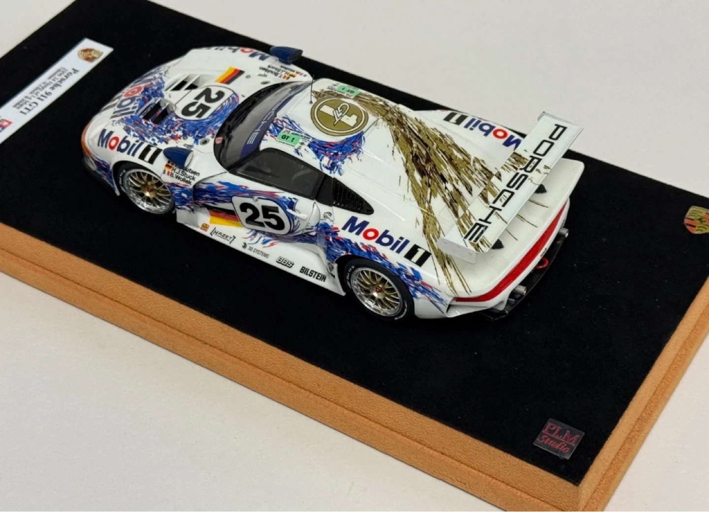 Porsche 911 GT1 "Mobil 1" 1997 Le Mans #25 Diecast Model