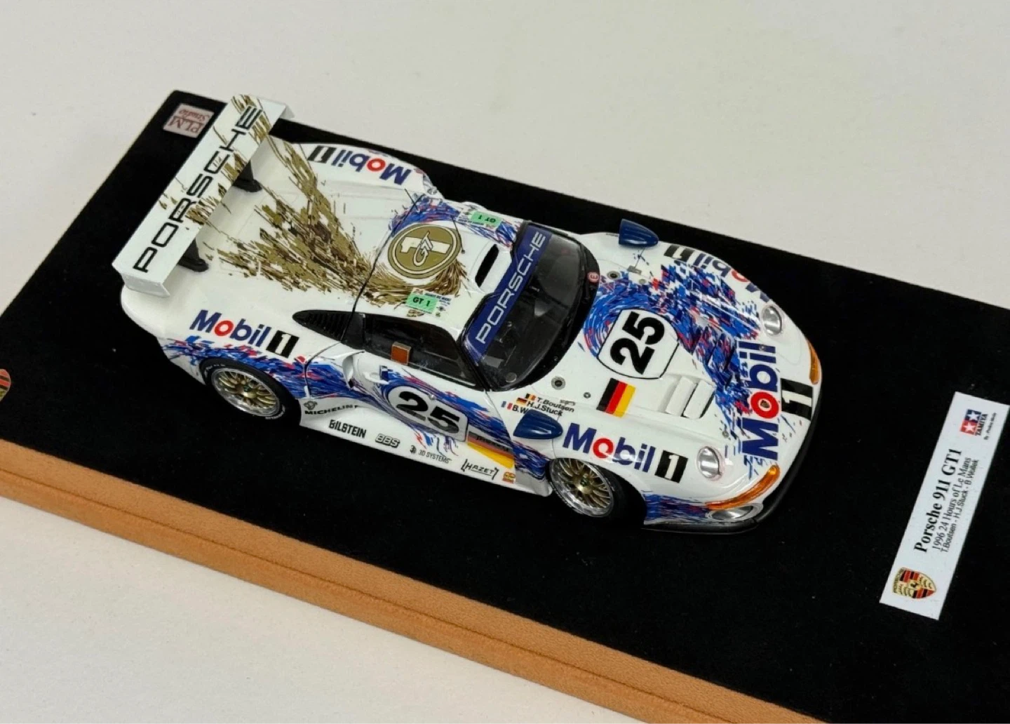 Porsche 911 GT1 "Mobil 1" 1997 Le Mans #25 Diecast Model - photo 4