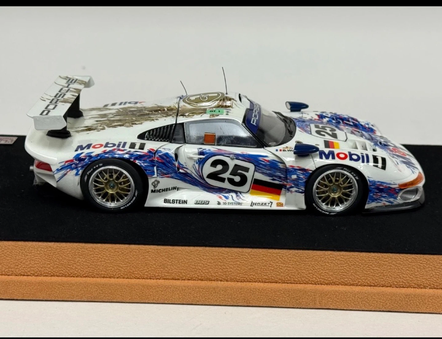 Porsche 911 GT1 "Mobil 1" 1997 Le Mans #25 Diecast Model - photo 3