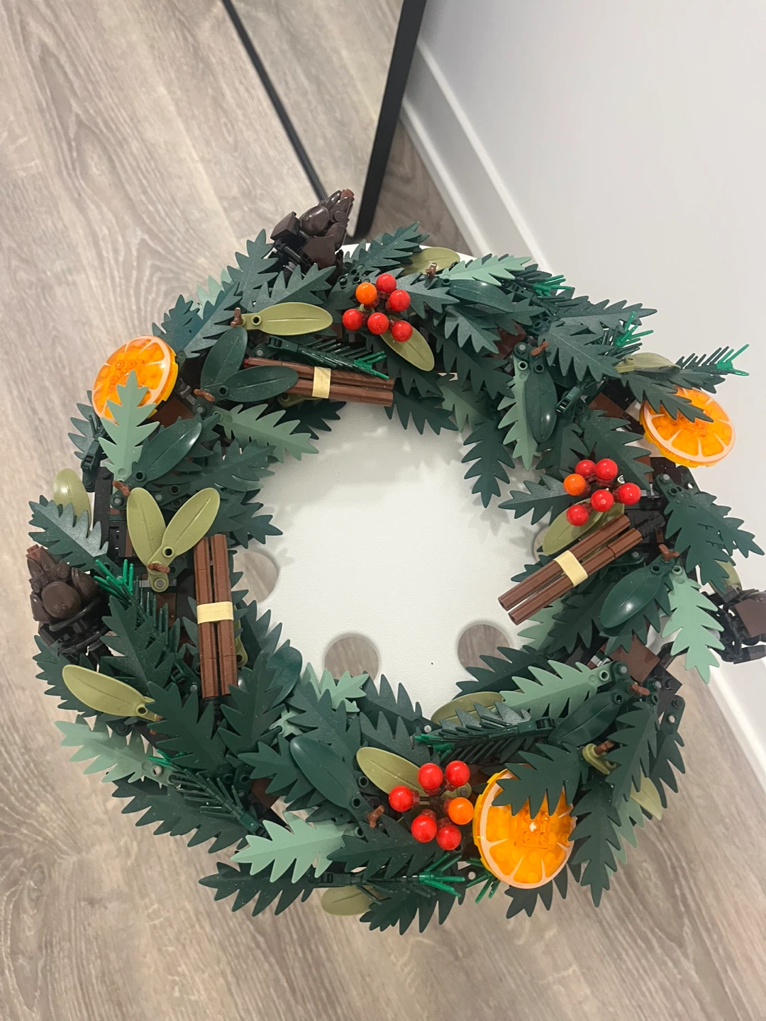 LEGO 10340 Christmas Wreath - photo 2
