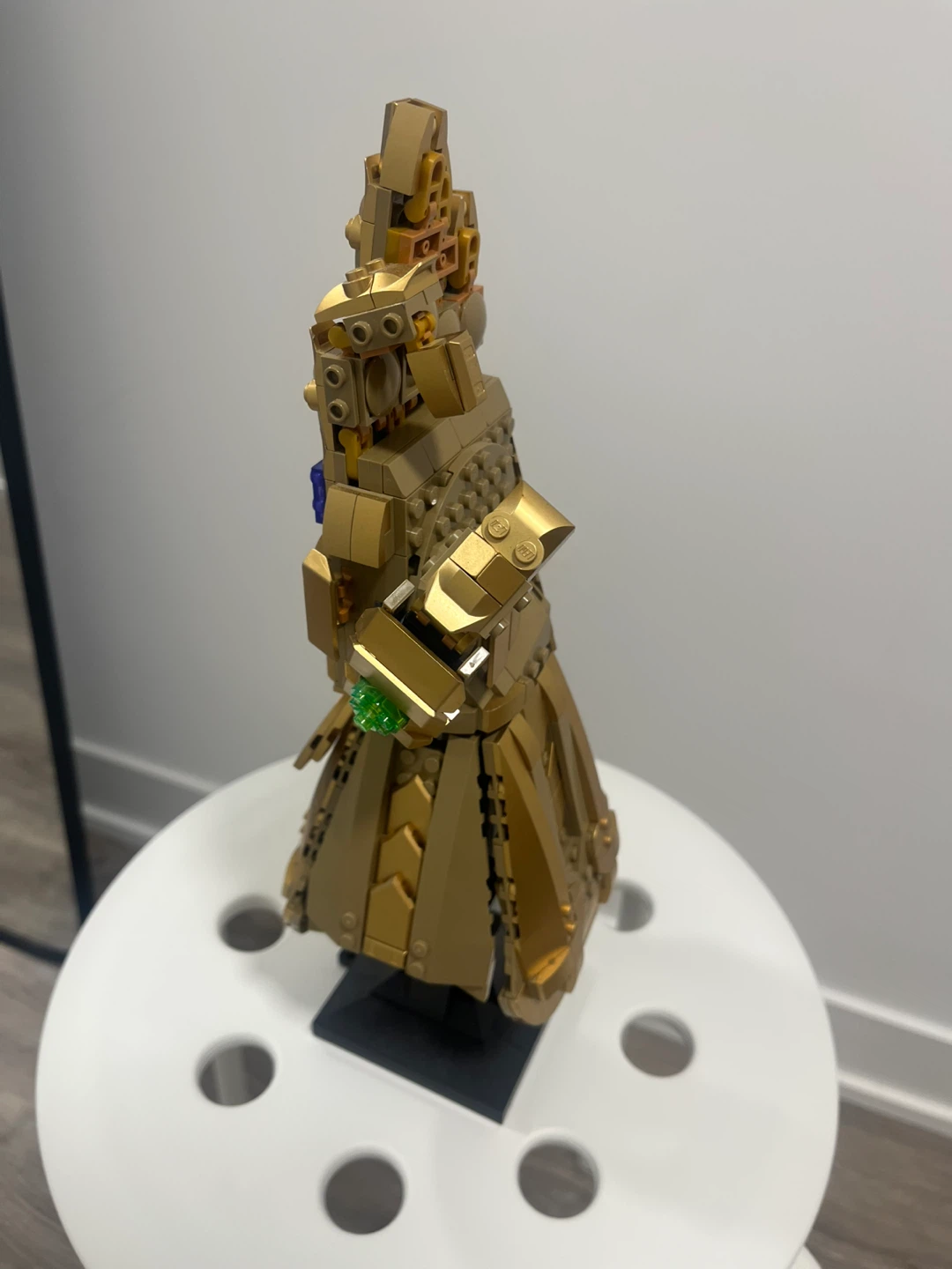 LEGO Infinity Gauntlet Display - photo 4