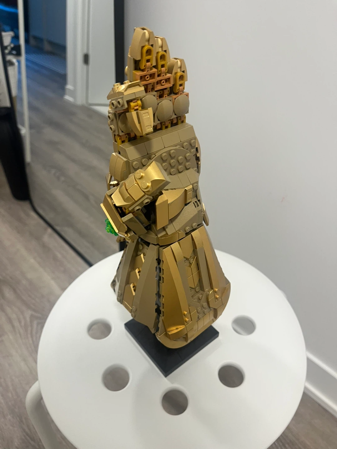 LEGO Infinity Gauntlet Display - photo 3
