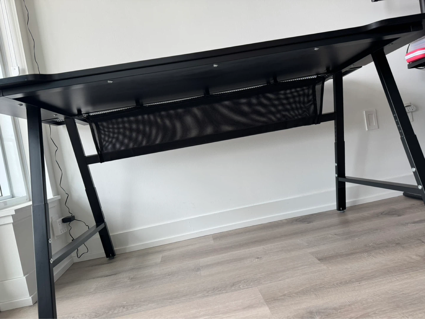 IKEA Utespelare Desk + Huvudspelare Chair – Like New - photo 2