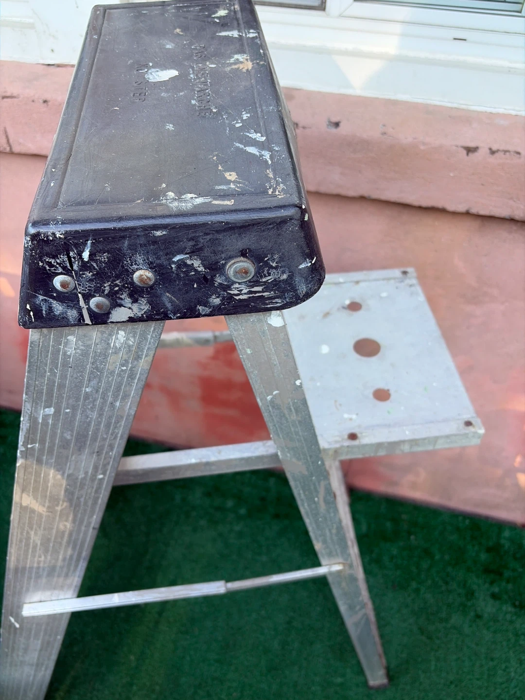Featherlite Ladder with Paint Shelf - photo 2