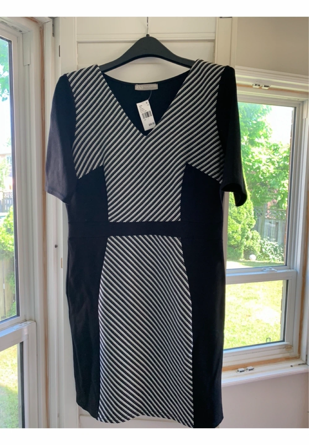 NEW Women Dress Suit (Black and White)