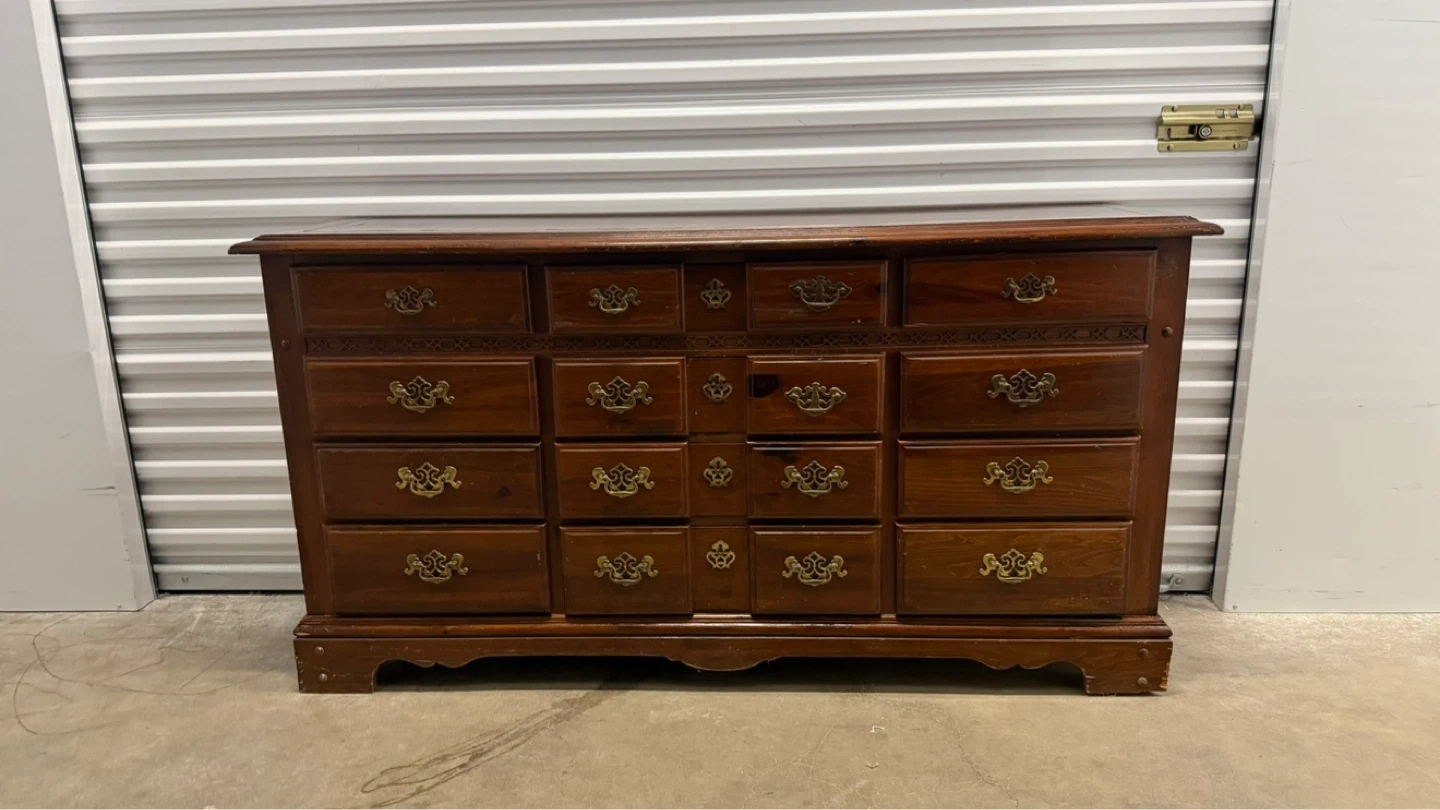 Stanley 12 drawers Dresser