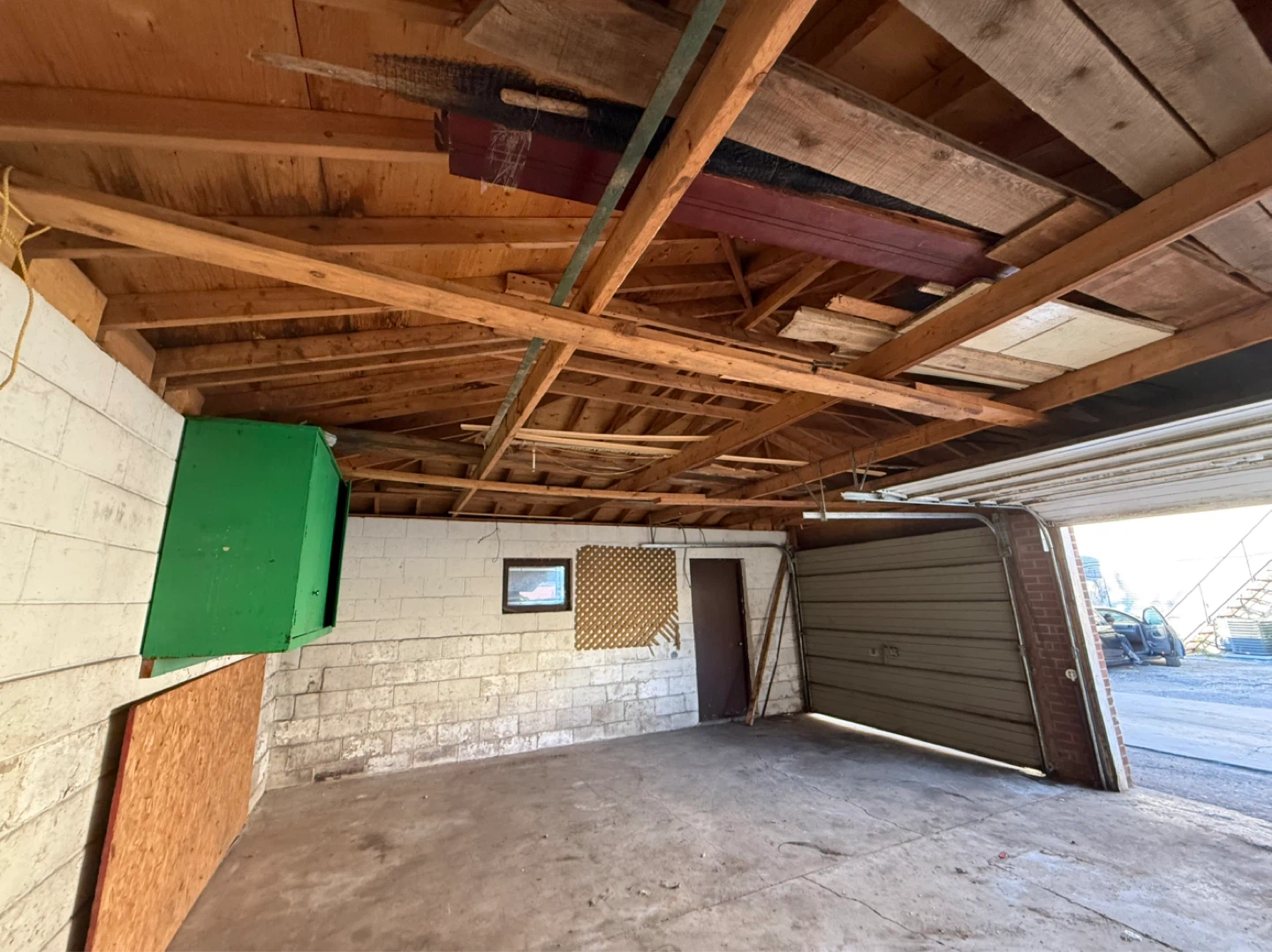 Double Garage for Rent - photo 3