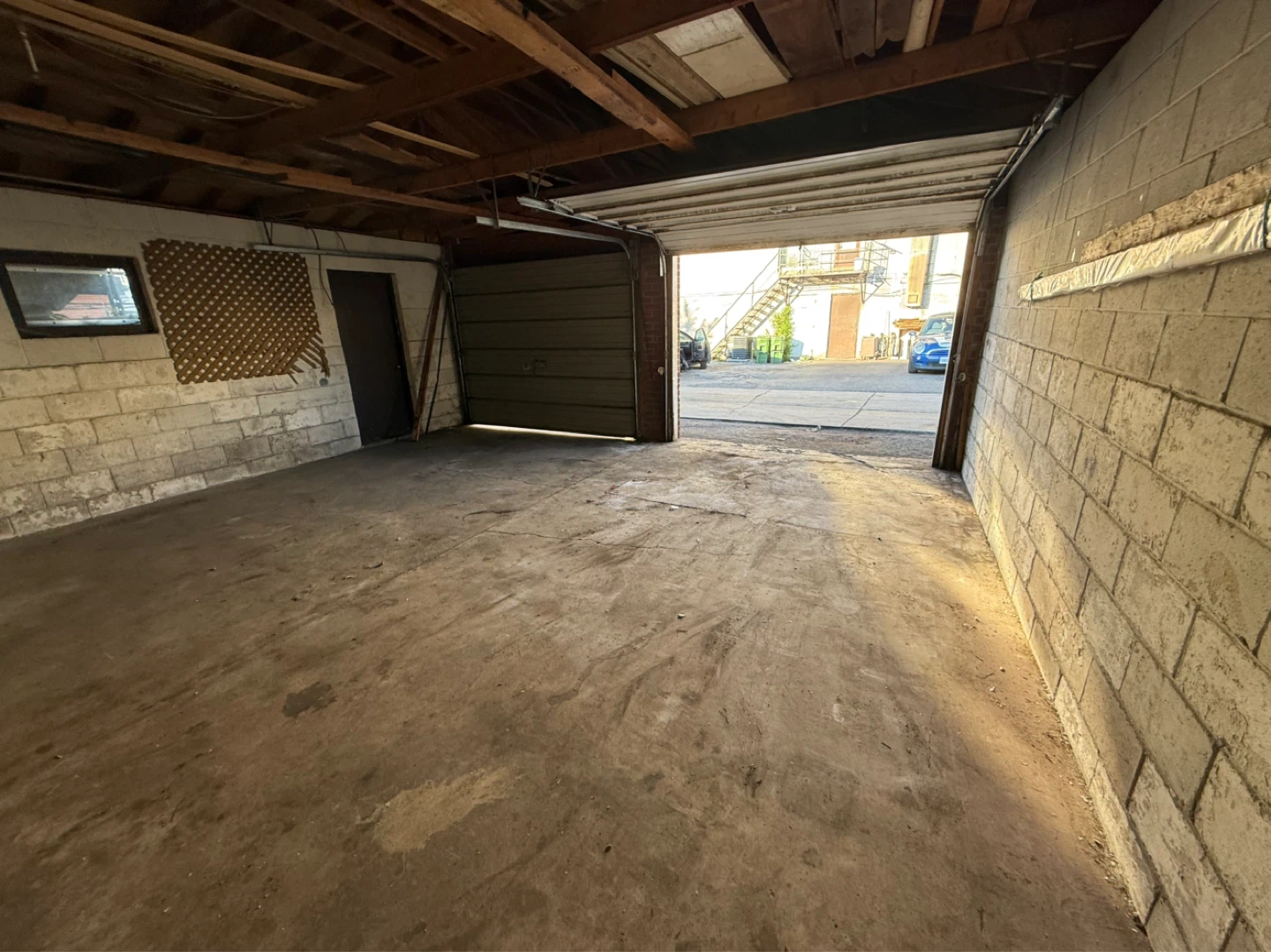 Double Garage for Rent - photo 4