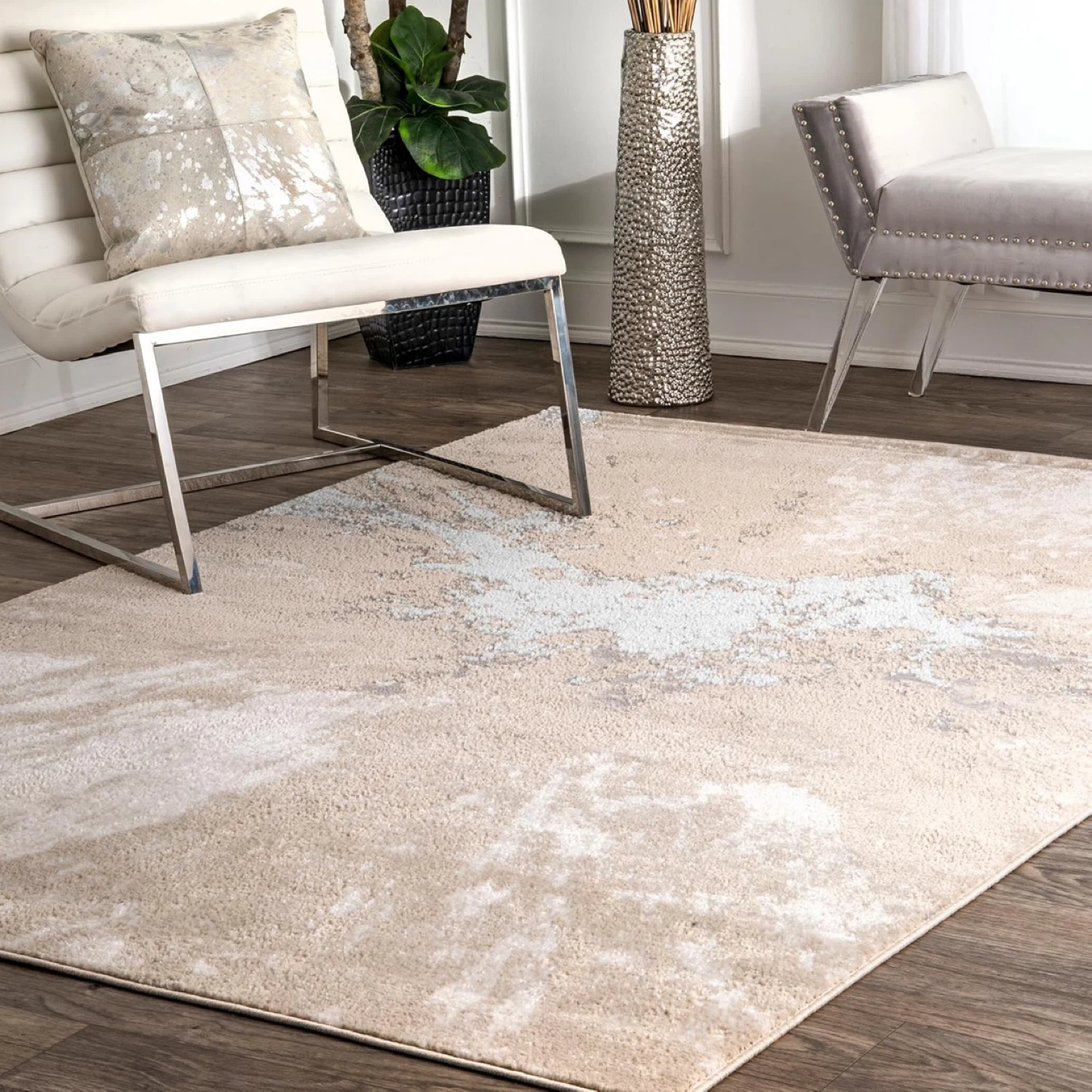 6'7" x 9' Beige abstract rug