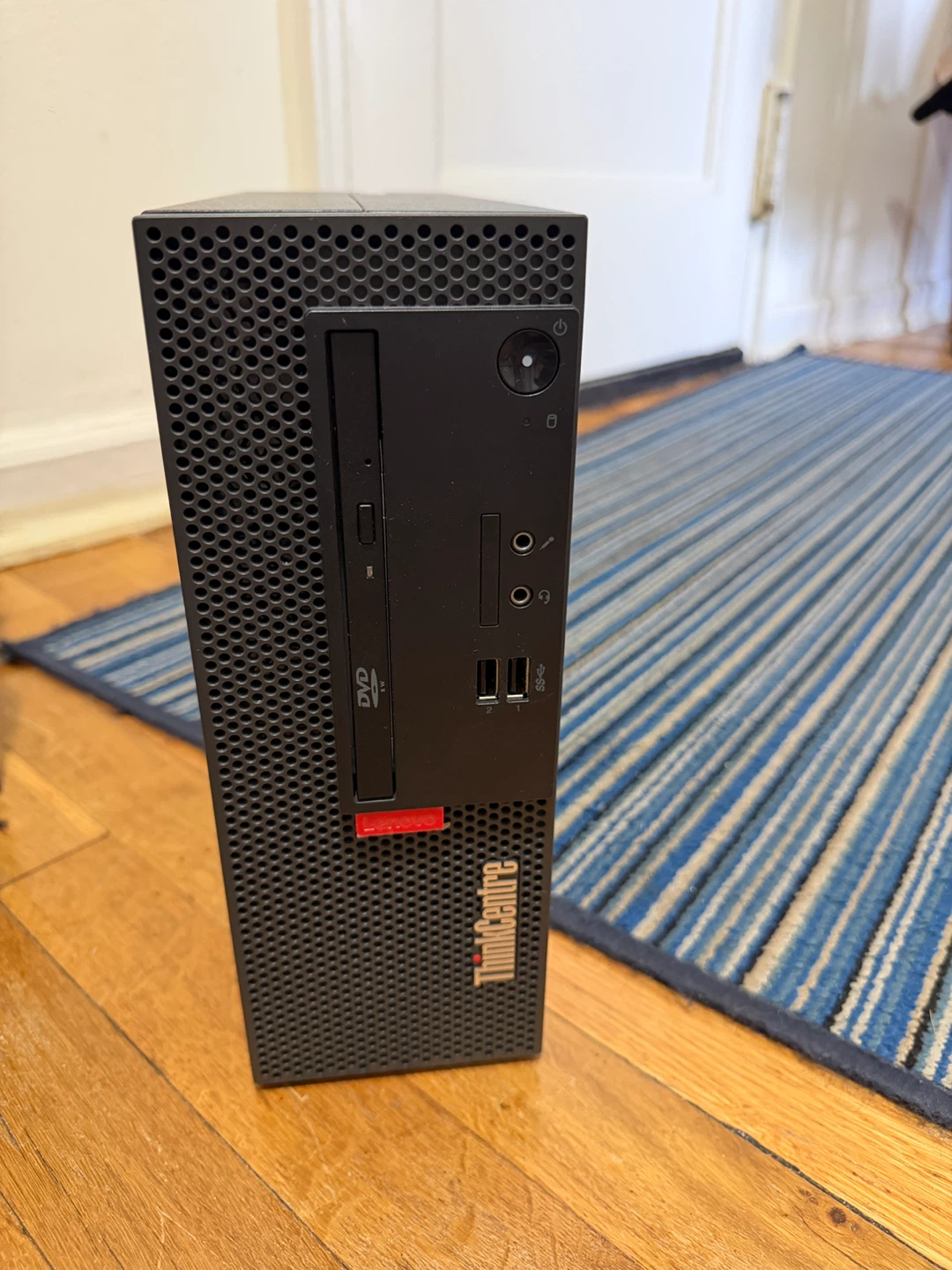 Lenovo ThinkCentre Desktop Computer