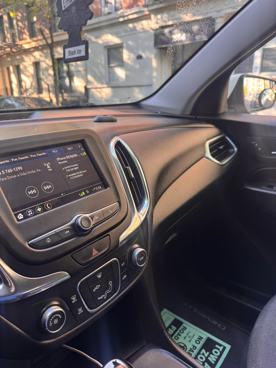 White Chevrolet Equinox SUV - photo 4