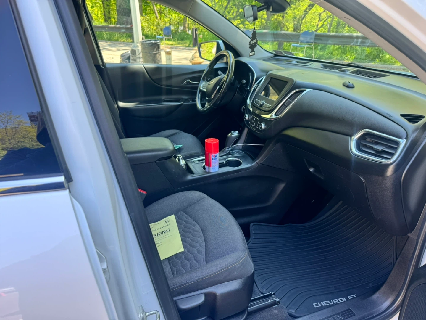 White Chevrolet Equinox SUV - photo 5