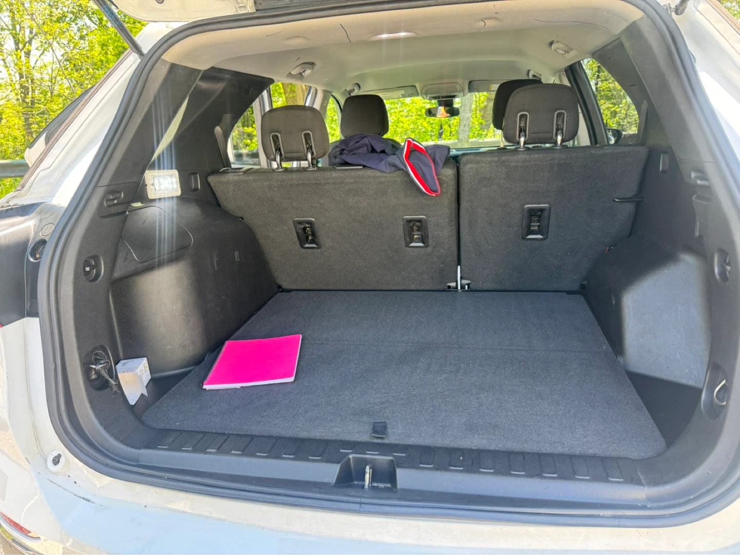White Chevrolet Equinox SUV - photo 3