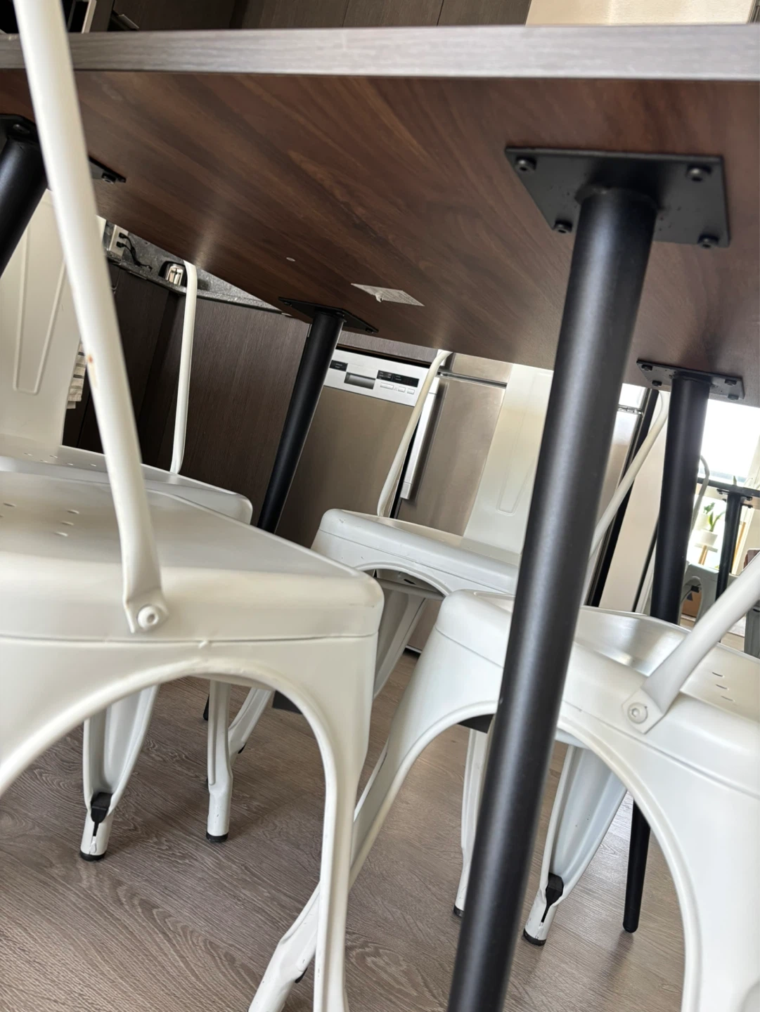 Dining Table - photo 3