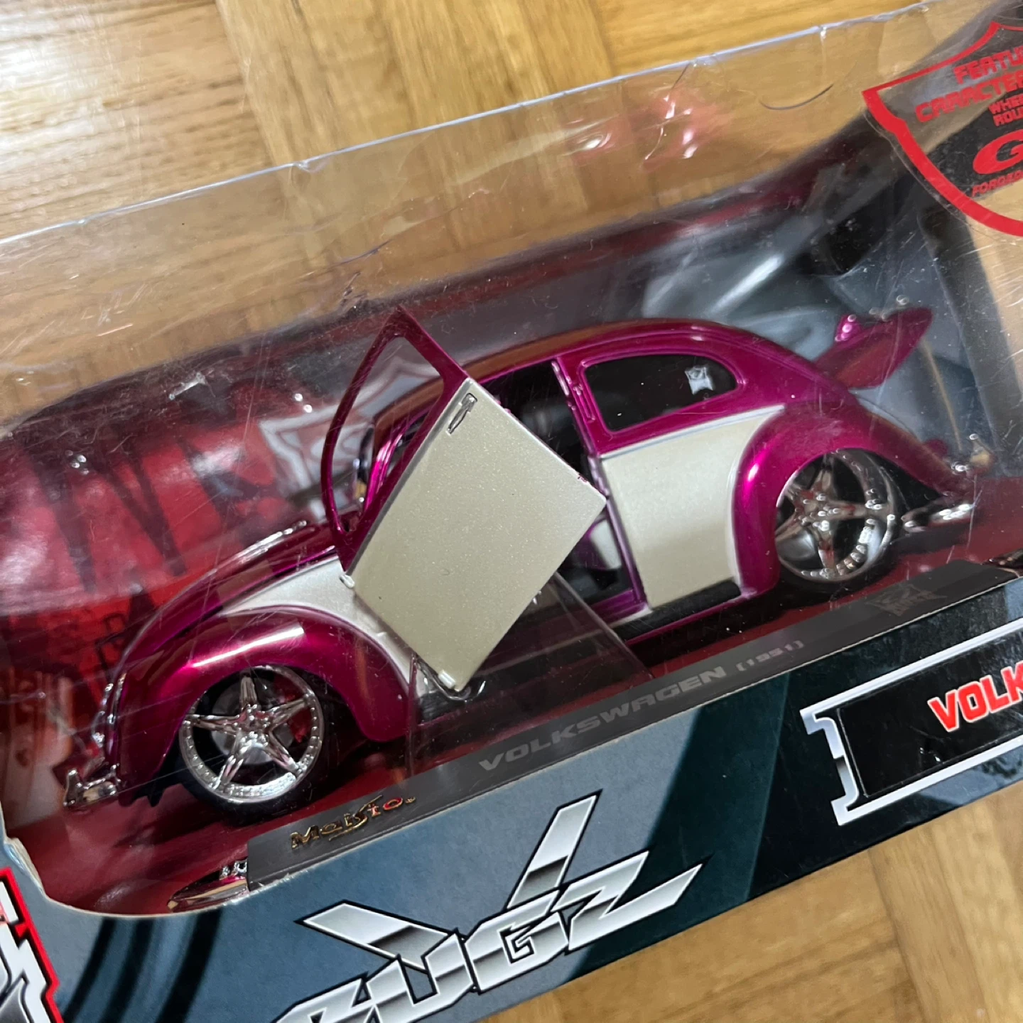 Maisto 1:18 1951 Volkswagen Beetle X-Bugs Toy Car - photo 2