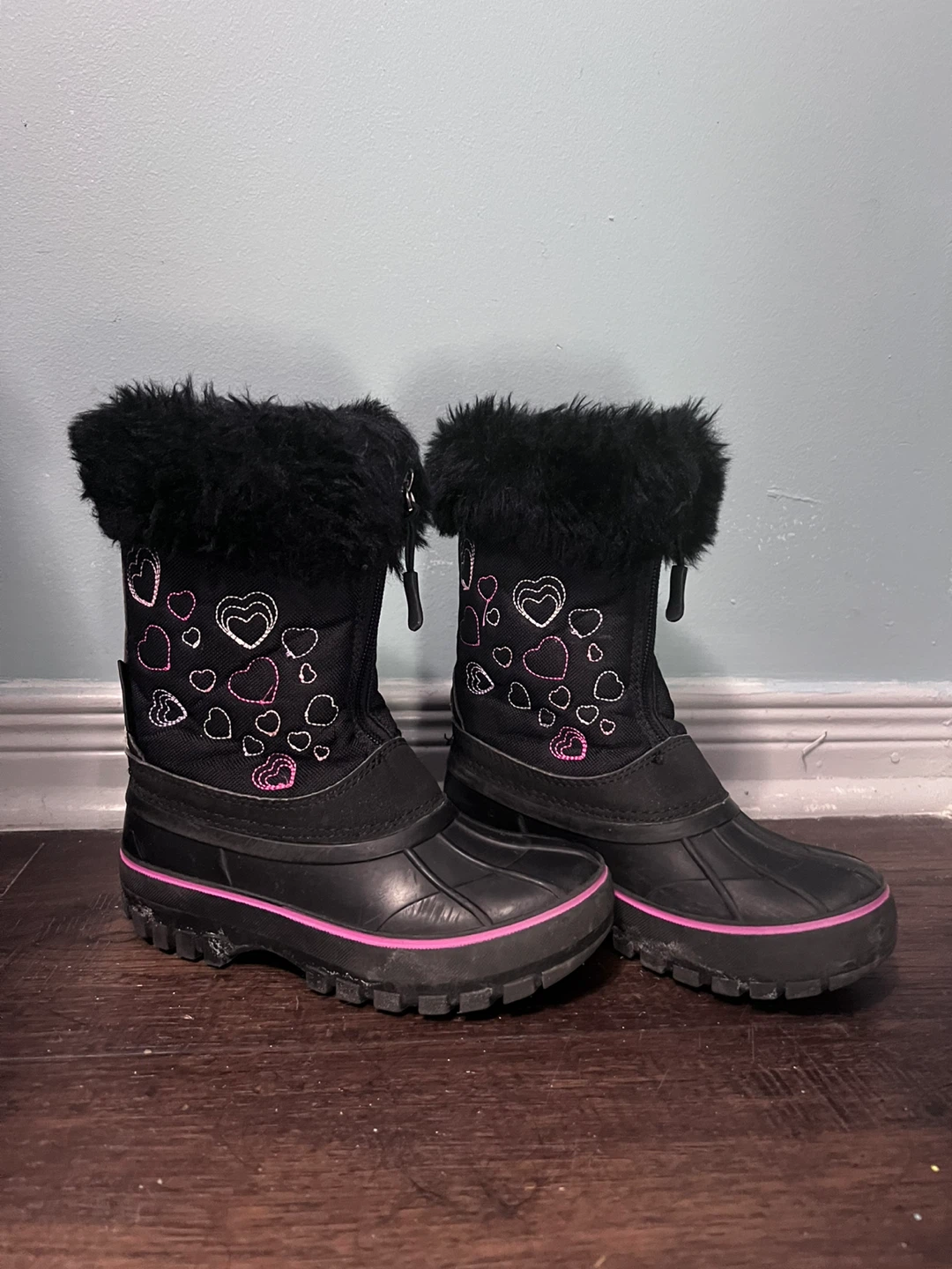 Girls' Black Snow Boots with Pink Hearts - photo 2