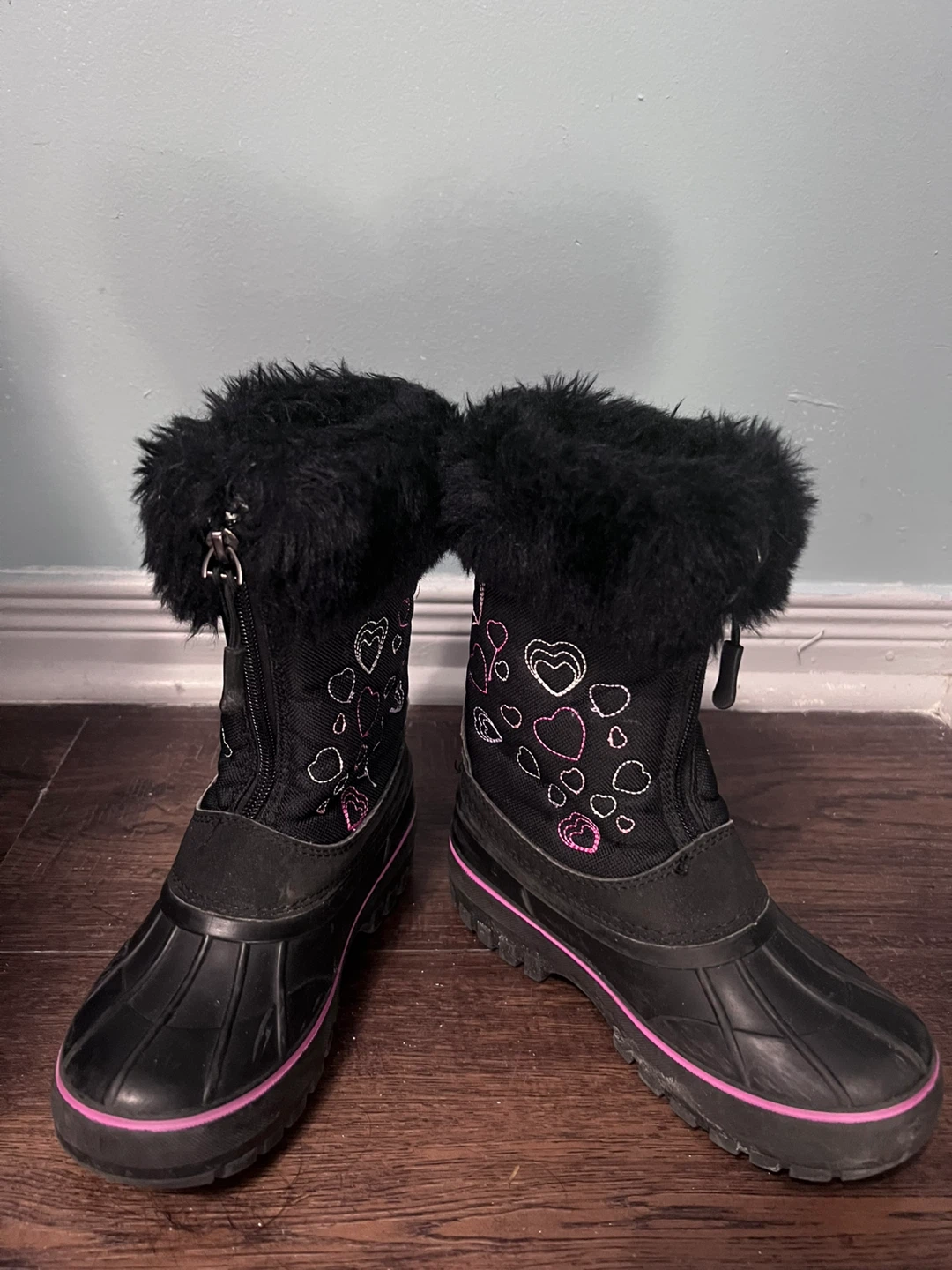 Girls' Black Snow Boots with Pink Hearts - photo 3