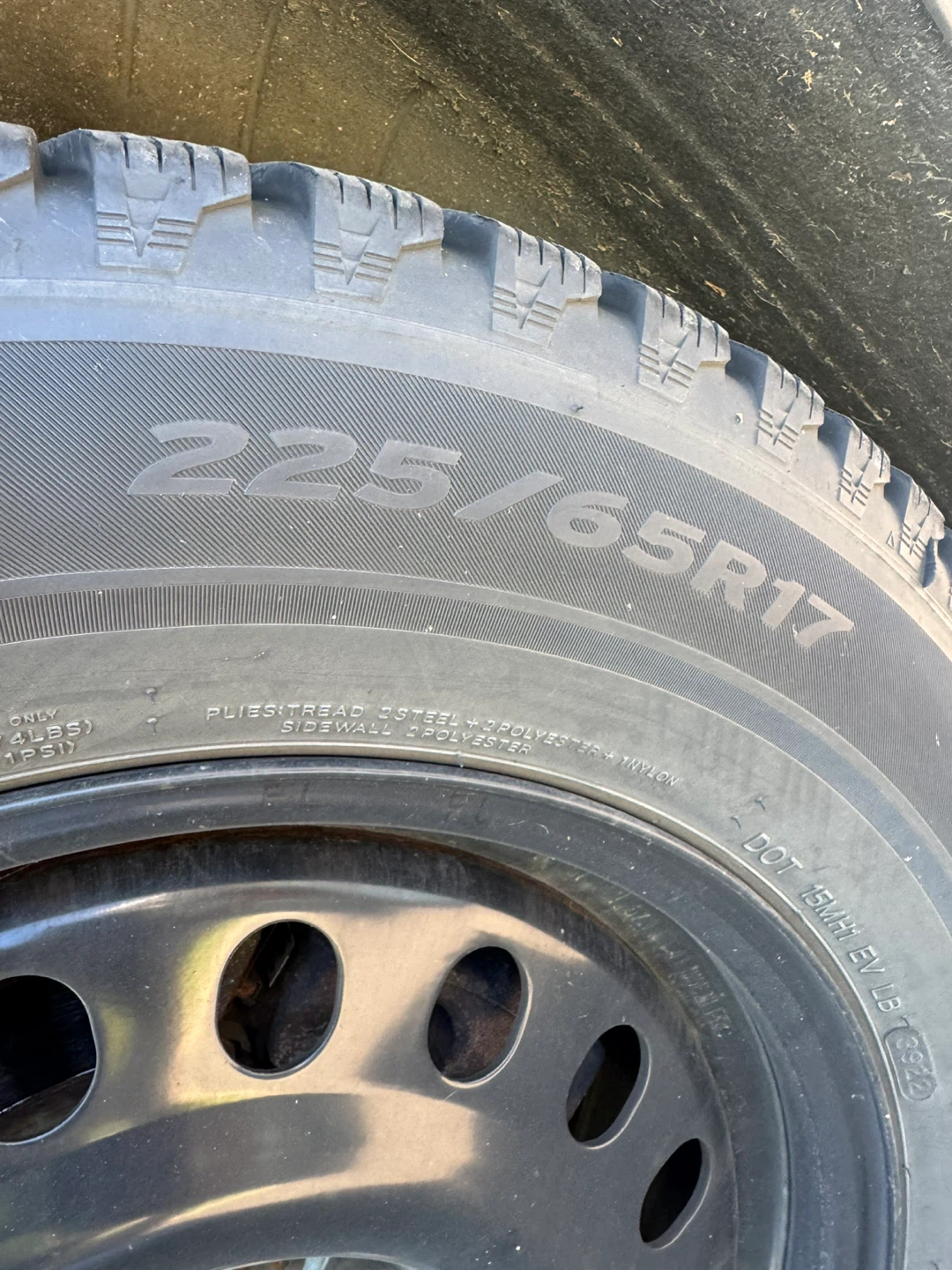 Laufenn Winter Tire 225/65R17 - photo 3