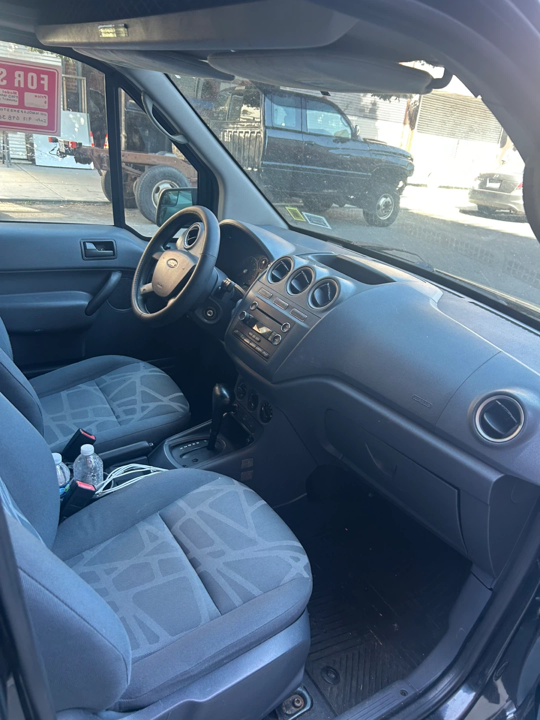 Black Ford Transit Connect Van - photo 5