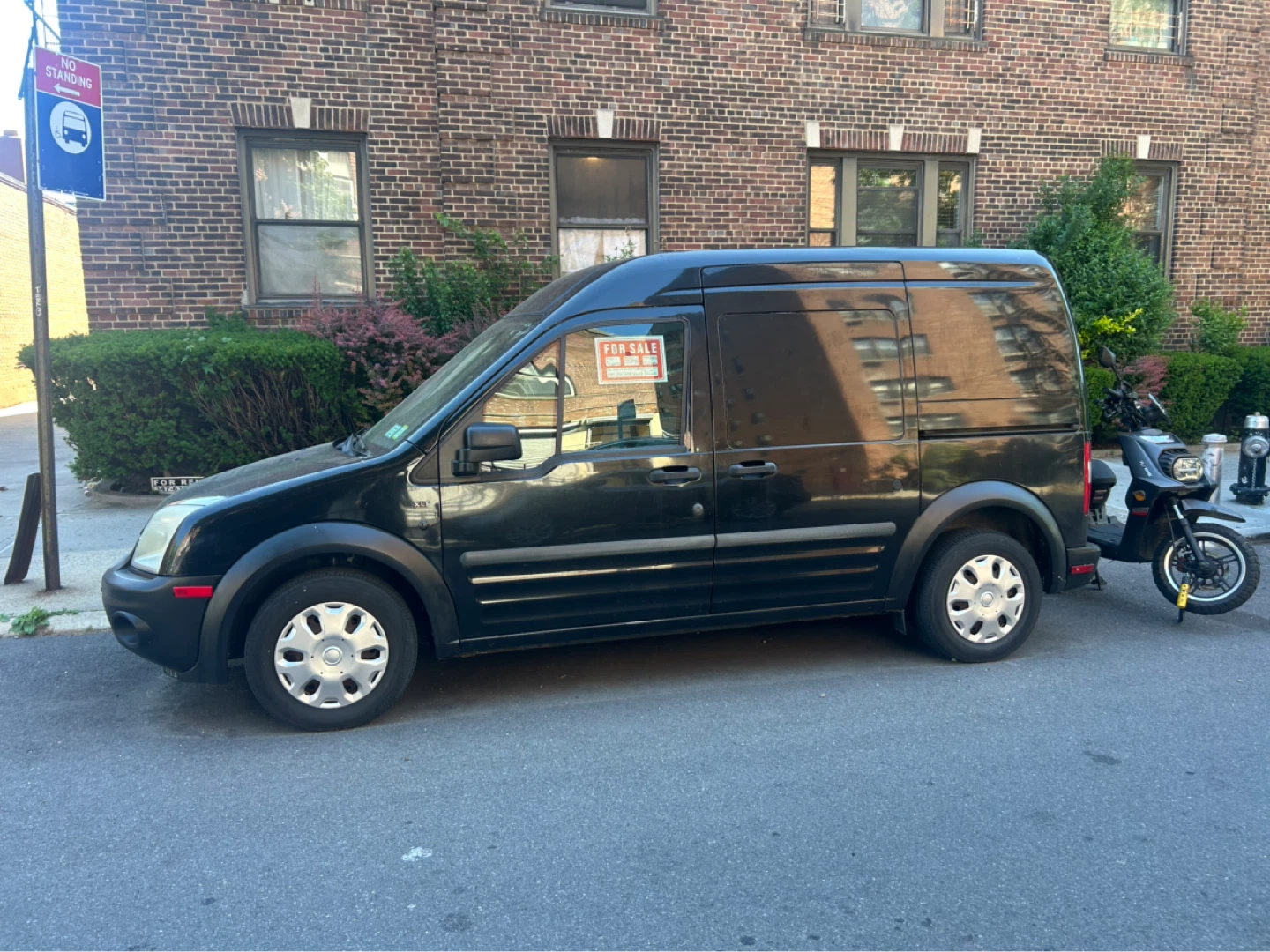 Black Ford Transit Connect Van - photo 3