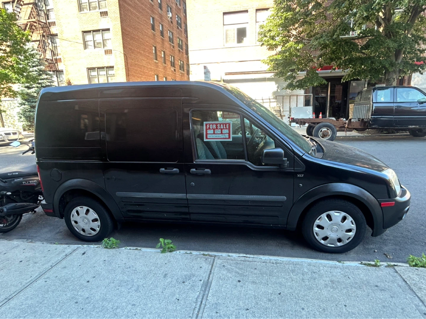 Black Ford Transit Connect Van - photo 2