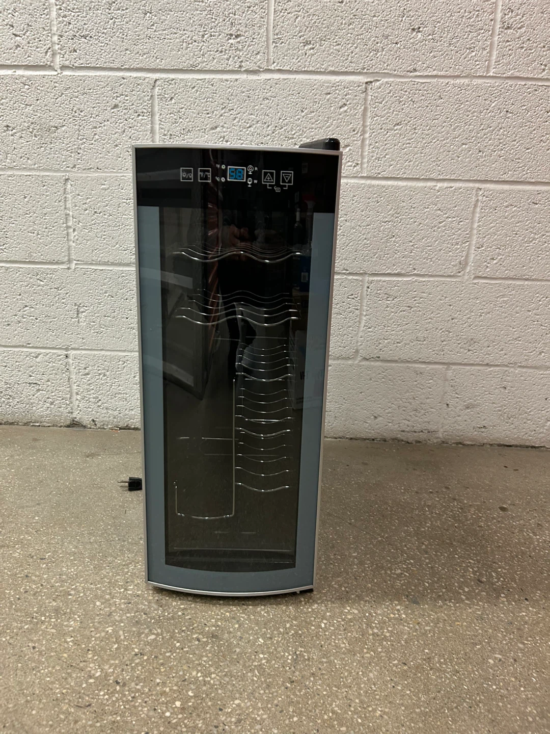 Black Wine Cooler Refrigerator - photo 3