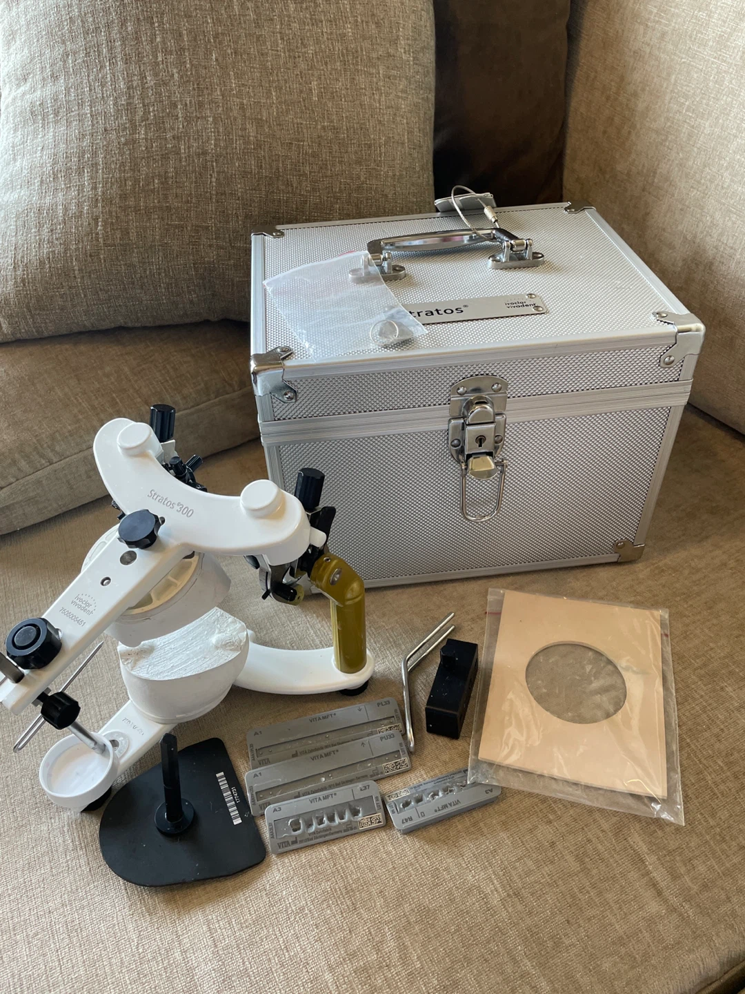 Ivoclar Vivadent Stratos 300 Articulator with Case