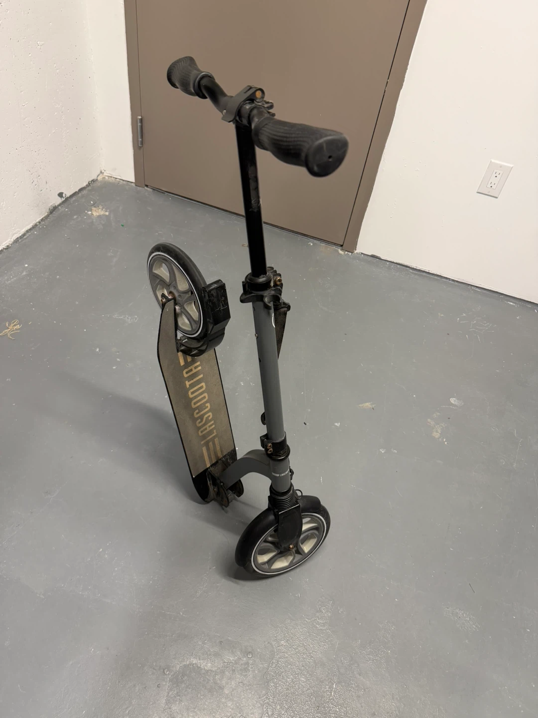 LASCOOTA Foldable Kick Scooter Adjustable Handlebar 12+ Adults - photo 4