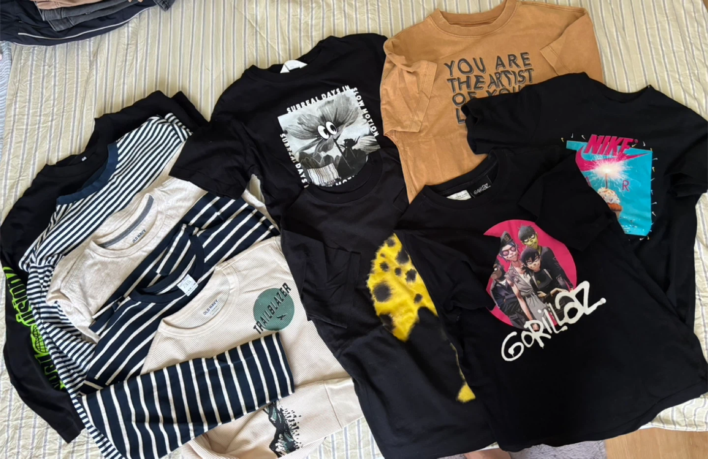 T-Shirts and long sleeves, 8-10 Y