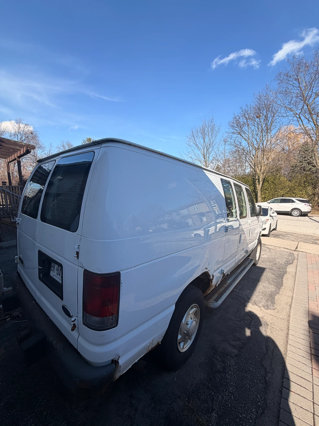 White Ford E-250 Van - photo 2
