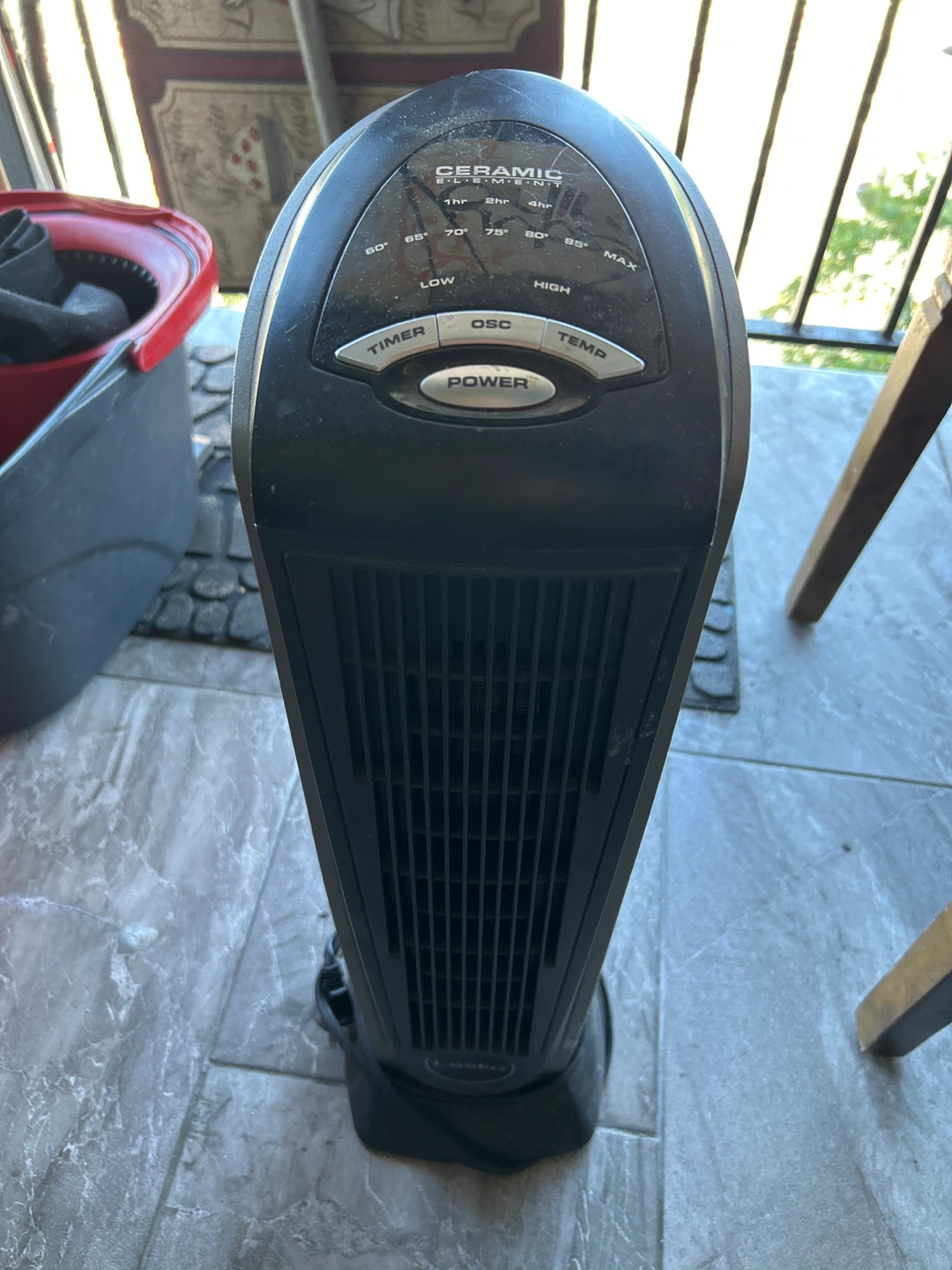 Ceramic heater