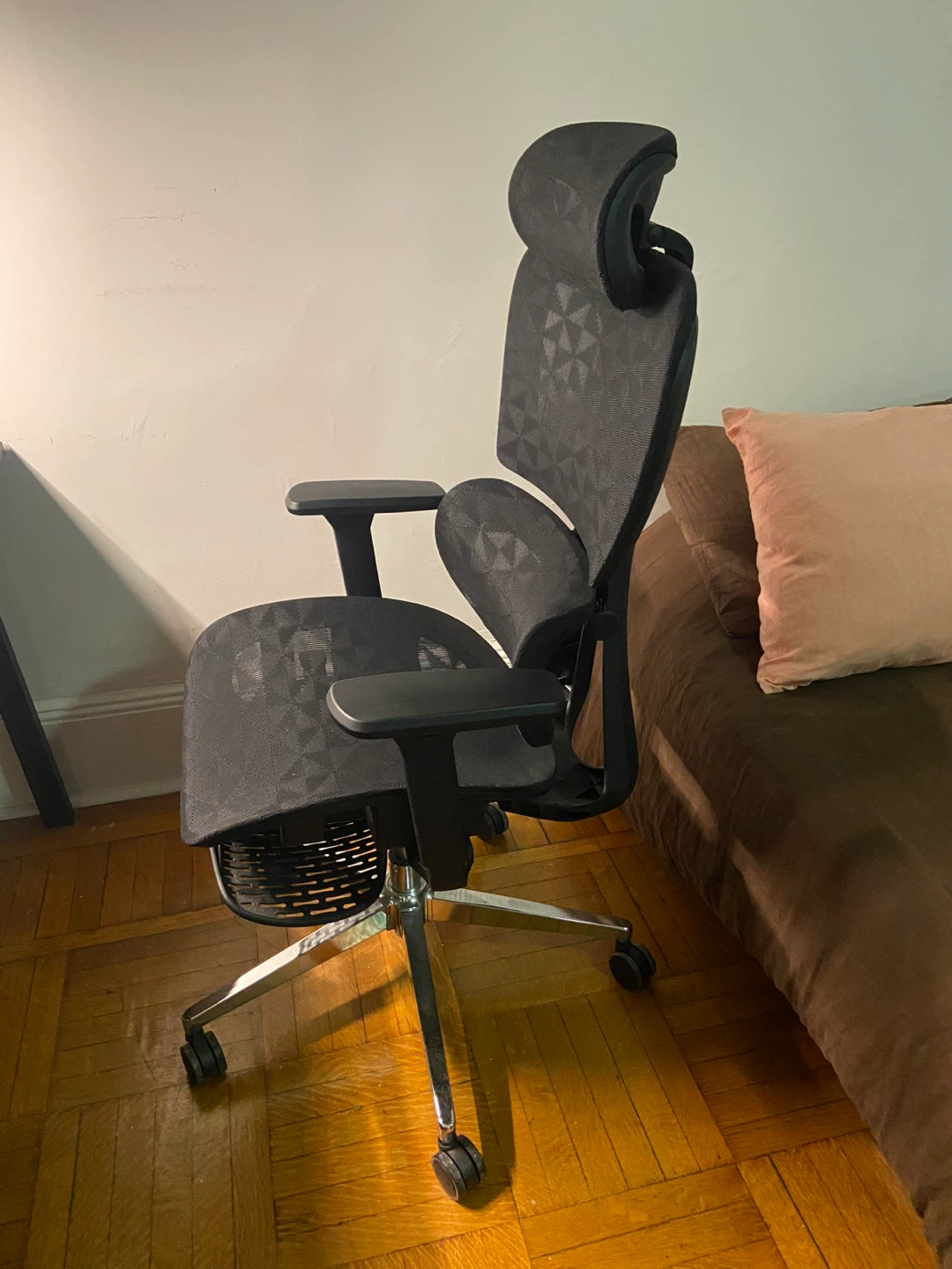 Ergonomic Desk Chair - photo 2