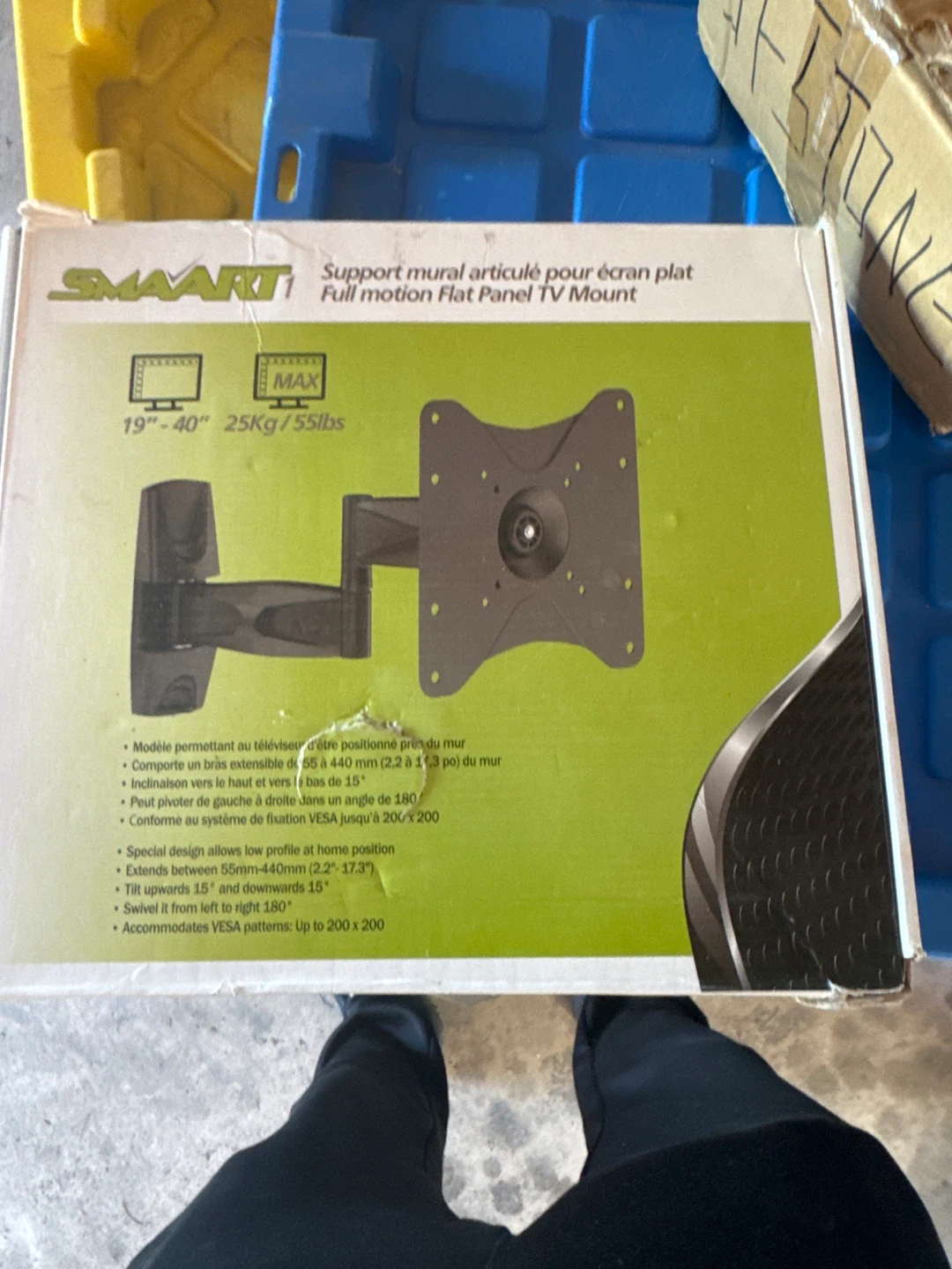 SMAART Full Motion Flat Panel TV Mount