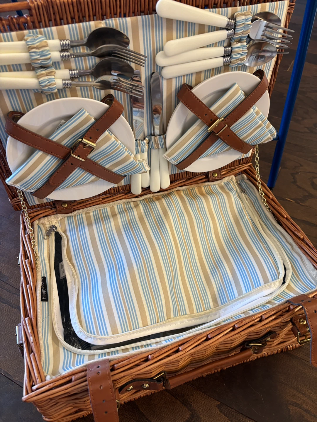 Wicker Picnic Basket Set with Plates, Cutlery, and Glasses
