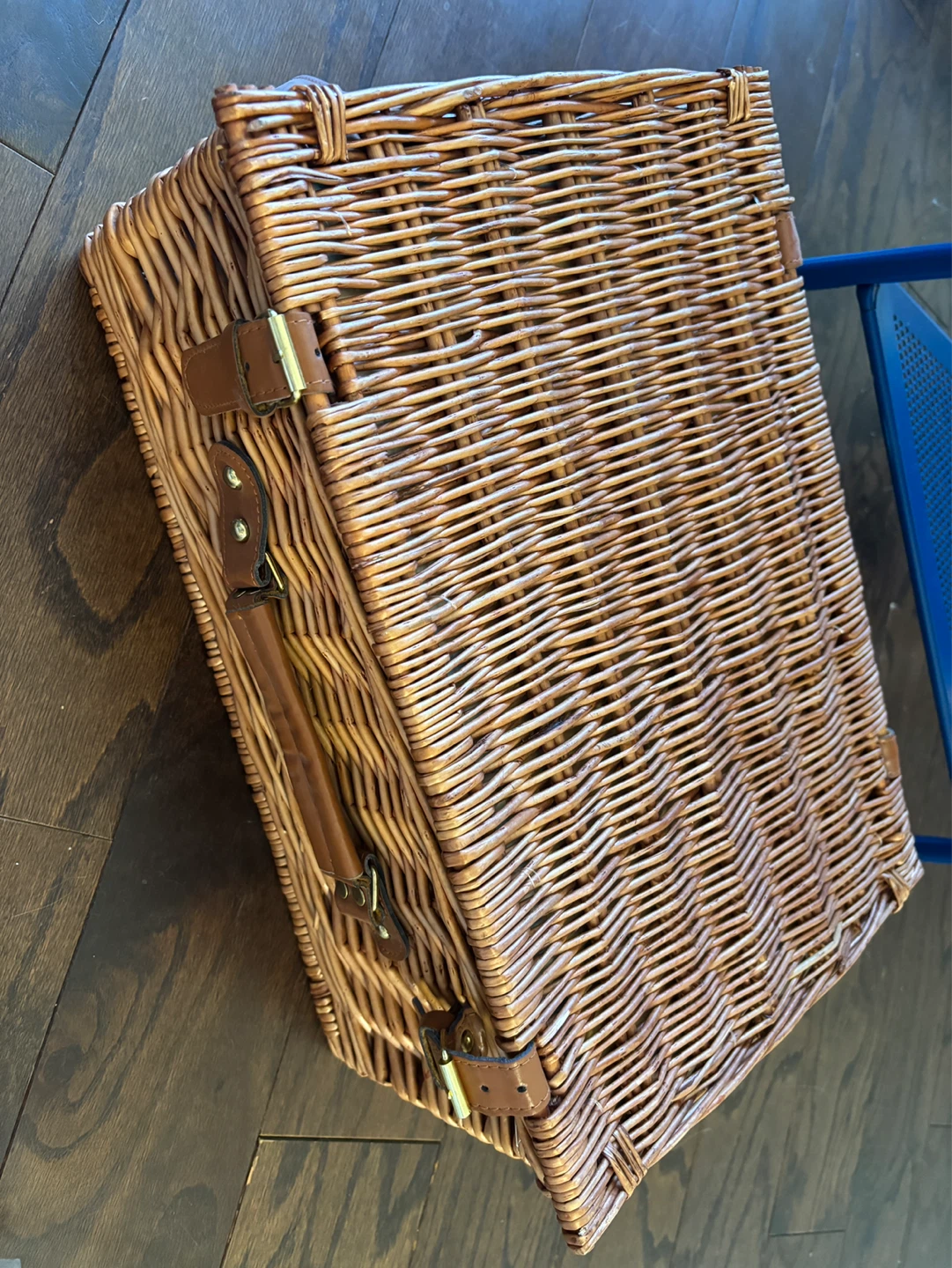 Wicker Picnic Basket Set with Plates, Cutlery, and Glasses - photo 4