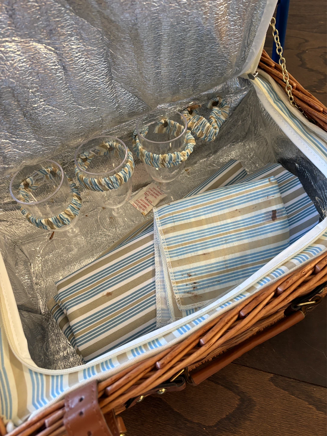 Wicker Picnic Basket Set with Plates, Cutlery, and Glasses - photo 2