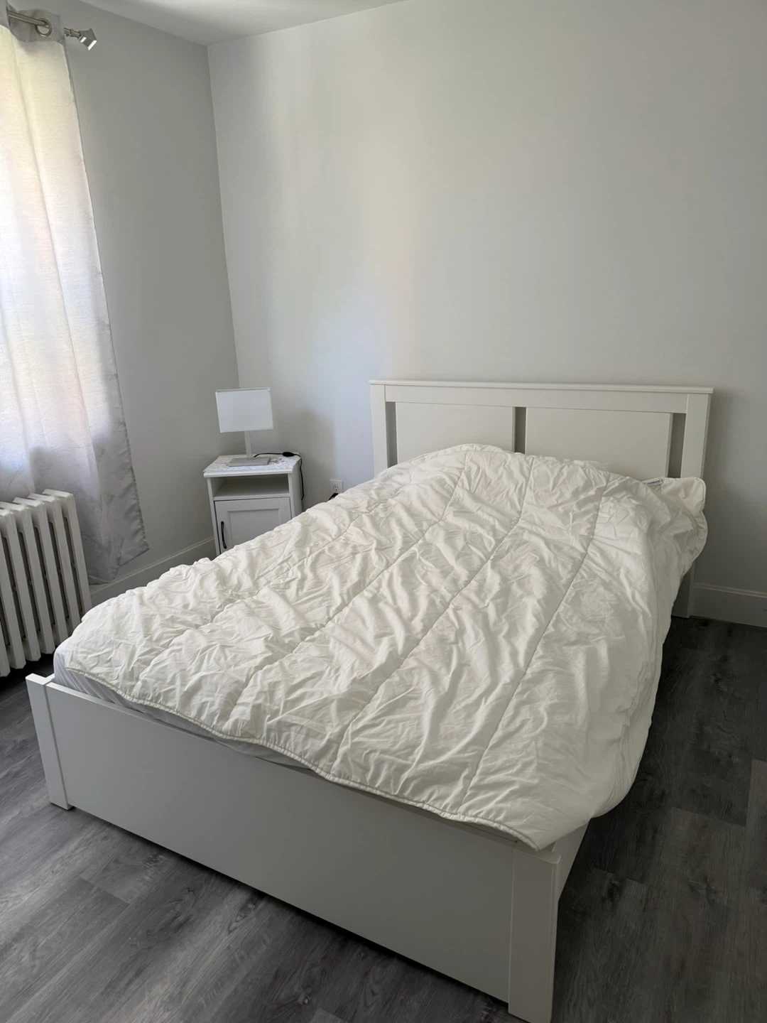 White Queen Bed with 6 drawer dresser