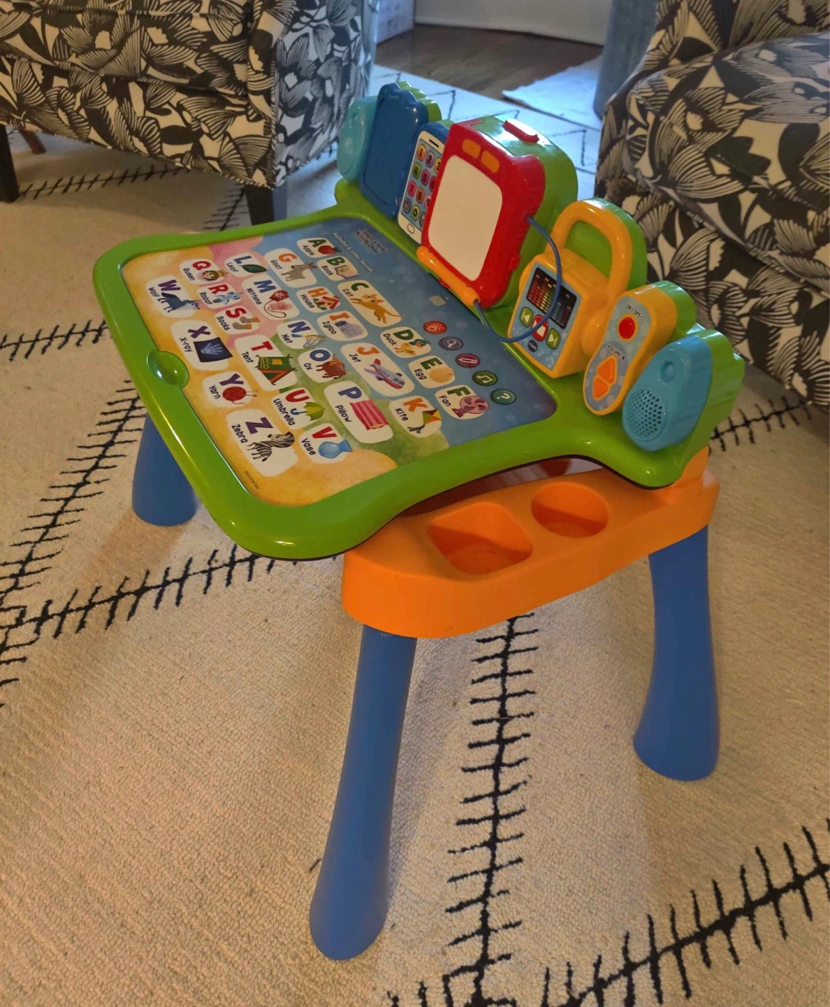 VTech Learn & Grow Activity Table