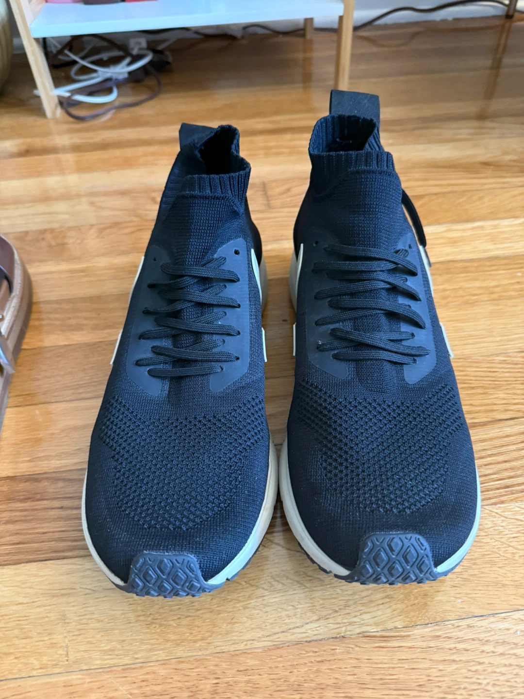 Veja Sneakers - Black Size US 12