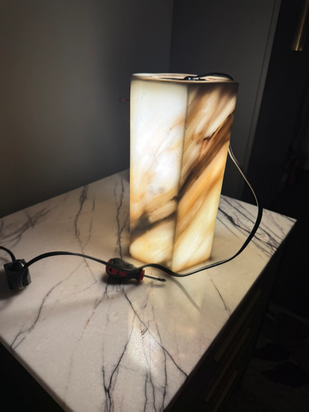 Hexagonal Onyx Table Lamp - photo 2