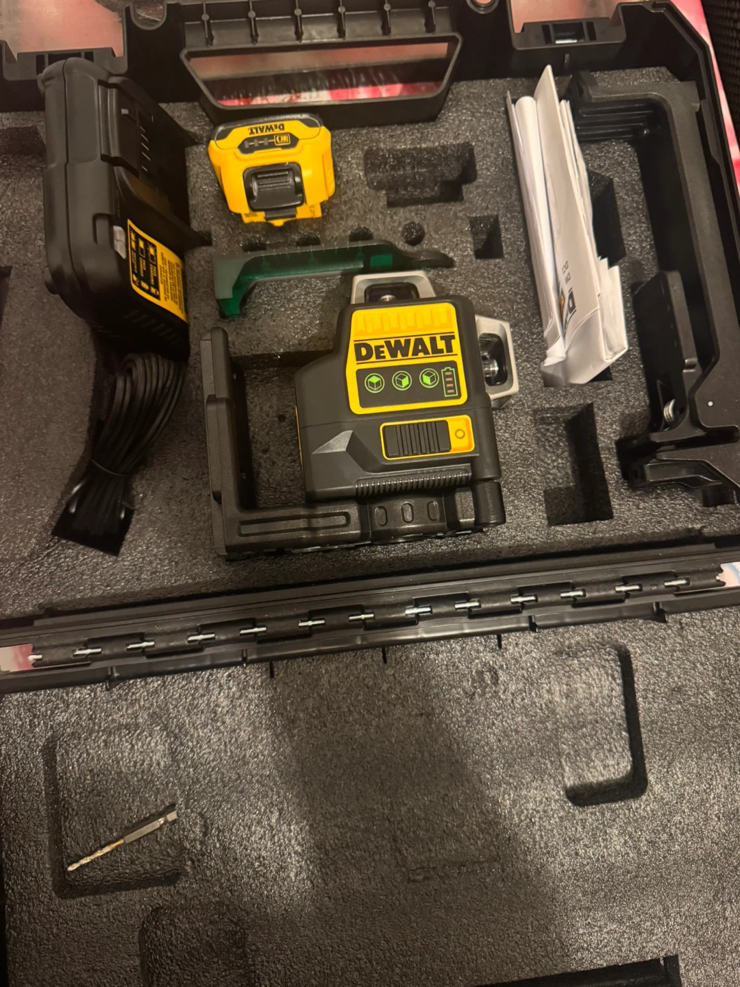 DEWALT 12V MAX Green Cross Line Laser Level