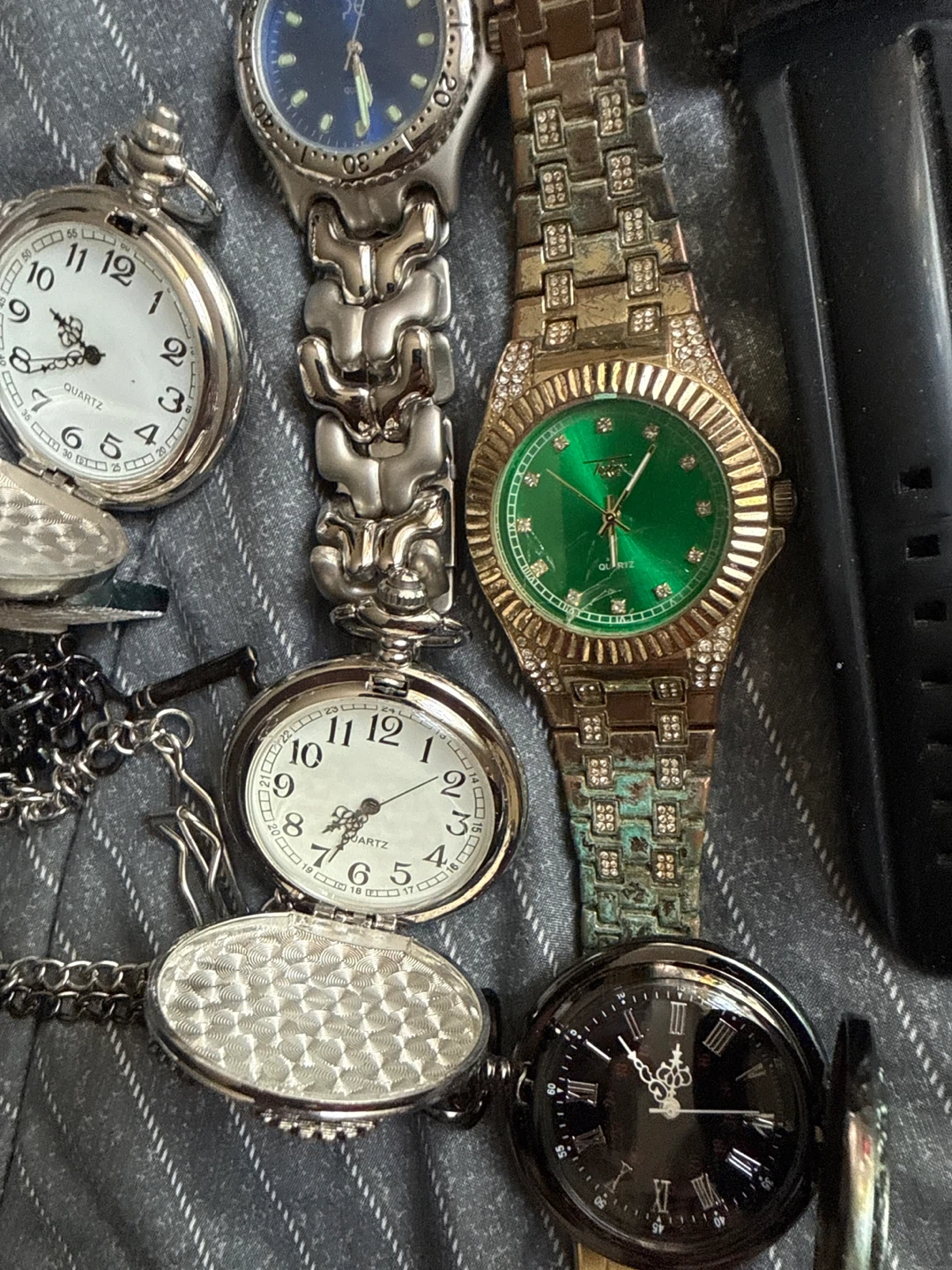 Assorted Men's and Women's Watches - Fossil, Invicta, G-Shock - photo 2