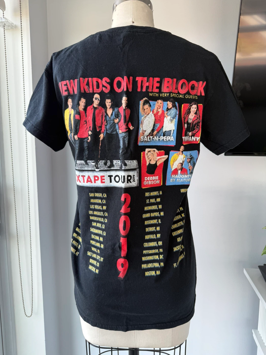 New Kids On The Block Mixtape Tour concert T-Shirt size small - photo 4