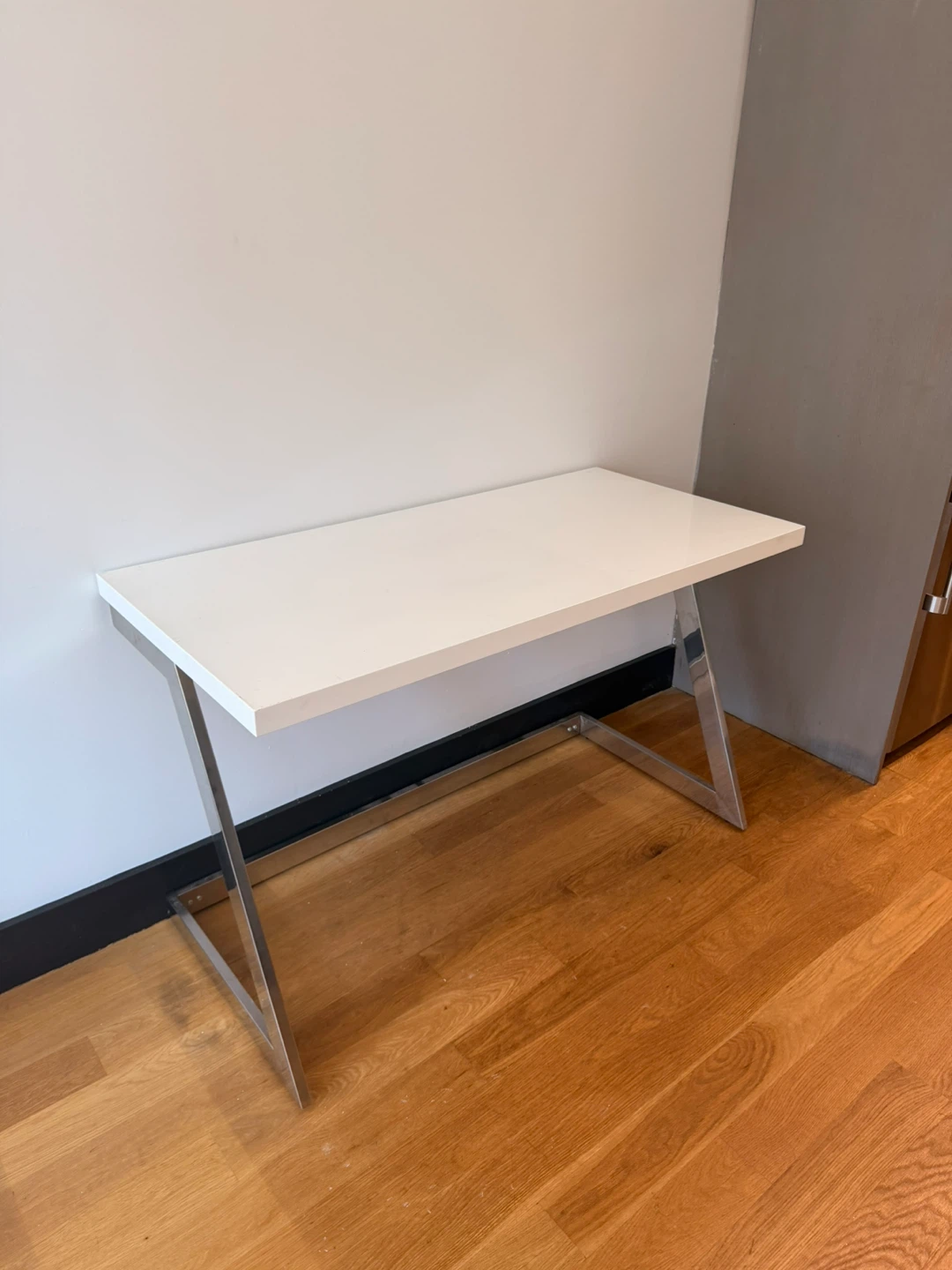 White Desk with Chrome Legs - photo 2