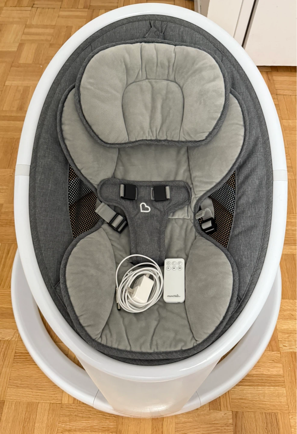 Munchkin Lightweight Swing